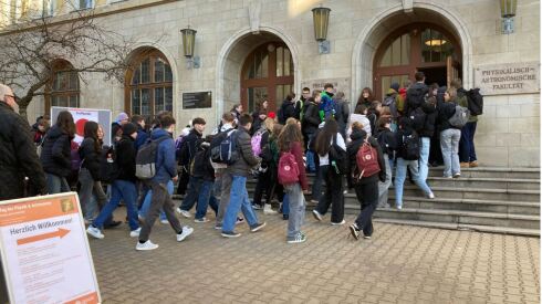 Platzhalterbild — Willkommen am Max-Wien-Platz 1