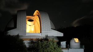 Telescope of the Thuringian State Observatory at night