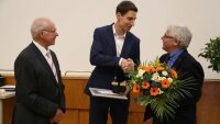Den Preis erhielt Dr. Stefan Heist  für seine Dissertation "Hochgeschwindigkeits-3DFormvermessung mittels aperiodischer Sinus-Muster".