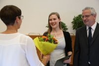 Übergabe der Staatsexamenszeugnisse an die Lehramtsabsolventen.