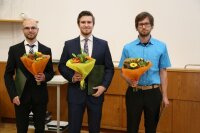 Übergabe der Masterzeugnisse an die Absolventen der Physik.