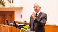 Dean of Studies Prof. Dr. Frank Schmidl