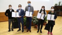 Graduates of the study program M.Sc. Photonics with their master's certificates