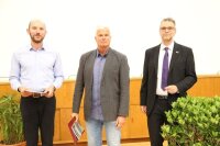 Dr. habil Frank Setzpfandt, Privatdozent Dr. Olaf Stenzel und der Dekan Prof. Dr. Christian Spielmann