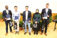 Absolventen des Masterstudiengangs Photonics