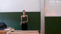 Charlotte Zimmer vom Gymnasium Neuhaus a. Rennweg referiert zum Transformator
